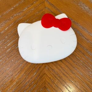 Impressions Vanity Hello Kitty Wireless Light Up Compact Mirror